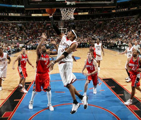 中的表现充 中的表现充